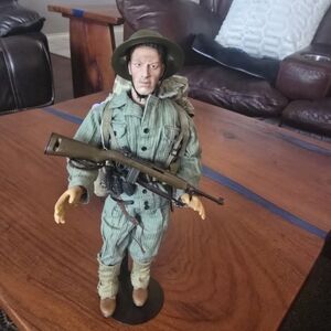 Vintage-Style Green Military Figurine Home Art - Unbranded 12 Inches Height